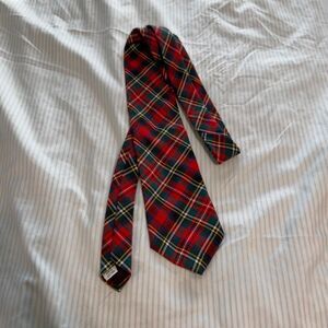 American Eagle Outfitters Men's Red and Green Tartan Plaid 100% Cotton Necktie